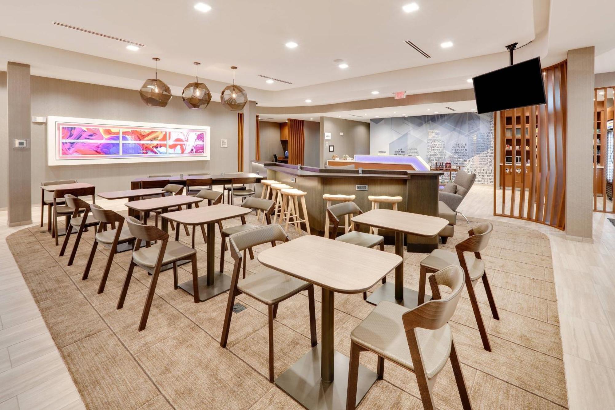 达拉斯曼斯菲尔德万豪春丘套房酒店 外观 照片